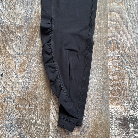 Lululemon | Ruffle/ Ruched Leggings - Picture 4 of 10